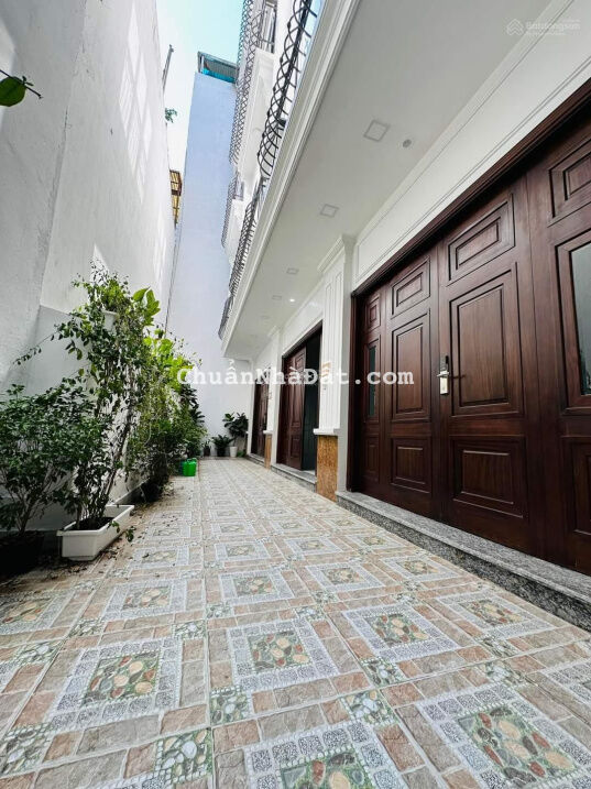 Cần bán gấp nhà 5 tầng ngõ 253 Nguyễn Khang, Yên Hòa, Cầu Giấy, dt 45m2 giá 5.4 tỷ nhà mới cứng