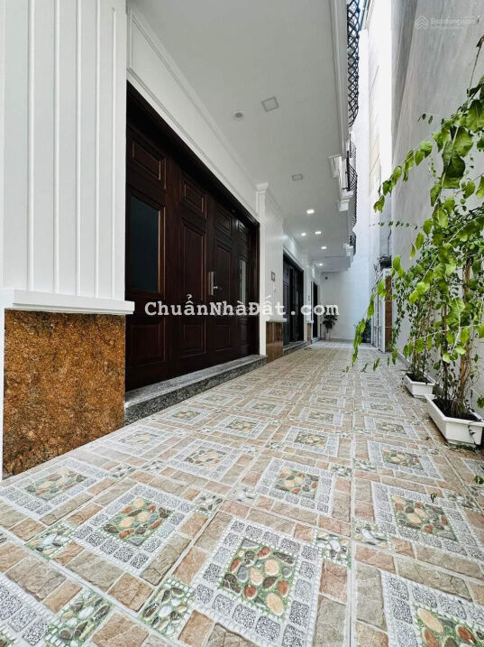 Nhà chính chủ 5 tầng ngõ 253 Nguyễn Khang, cầu giấy dt 45m2 giá 5,4 tỷ nhà mới, ô tô, gần phố