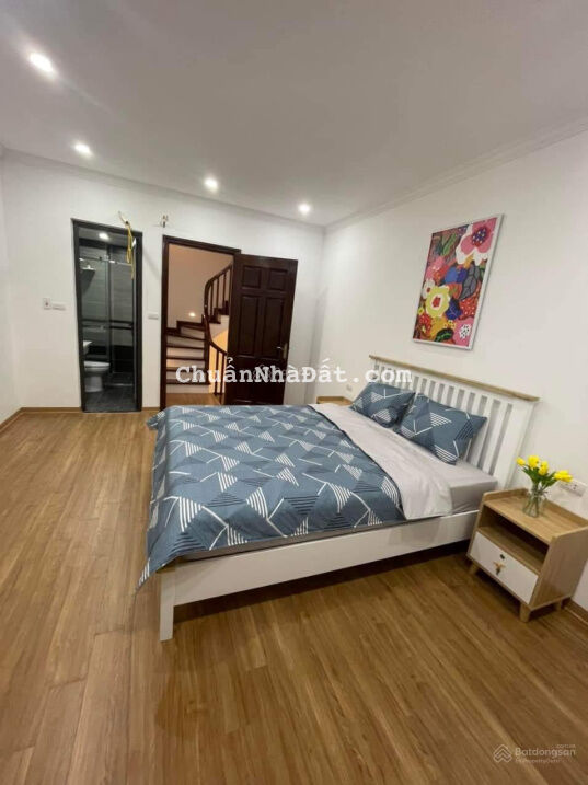 Nhà chính chủ 5 tầng ngõ 253 Nguyễn Khang, cầu giấy dt 45m2 giá 5,4 tỷ nhà mới, ô tô, gần phố