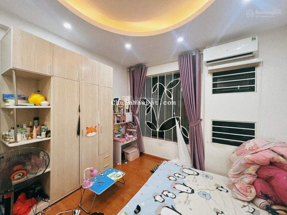 Chính chủ cần bán gấp nhà phố Trung Kính, lô góc 2 thoáng, ô tô qua nhà, DT 45m2*5T*4m, chỉ 6.4 tỷ