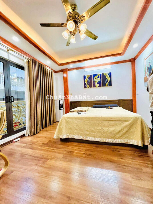 Bán nhà Hoàng Quốc Việt, Cầu Giấy, ô tô tránh, vỉa hè, 45m2, 5T, giá hơn 9 tỷ. LH Hải 0966866250