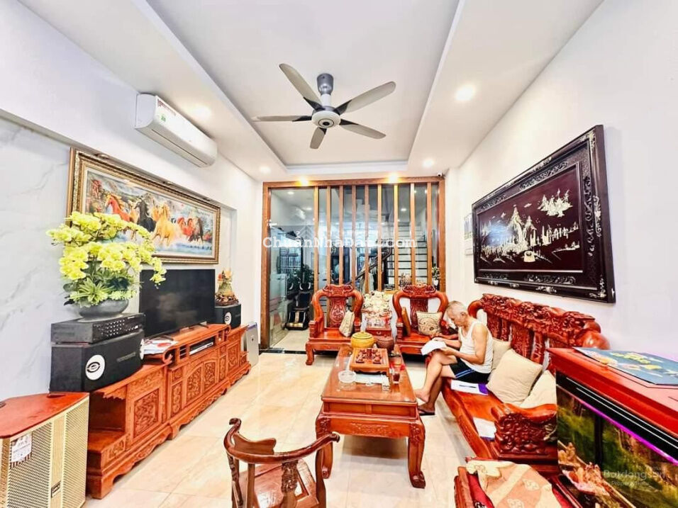 Lỗ lắm rồi! Bán nhà ngõ quận ủy Cầu Giấy-48m2-full đồ- sổ đỏ đẹp- gần phố- nhanh thì còn-nhỉnh 4 tỷ Lỗ lắm rồi! Bán nhà ngõ quận ủy Cầu Giấy-48m2-full đồ- sổ đỏ đẹp- gần phố- nhanh thì còn-nhỉnh 4 tỷ