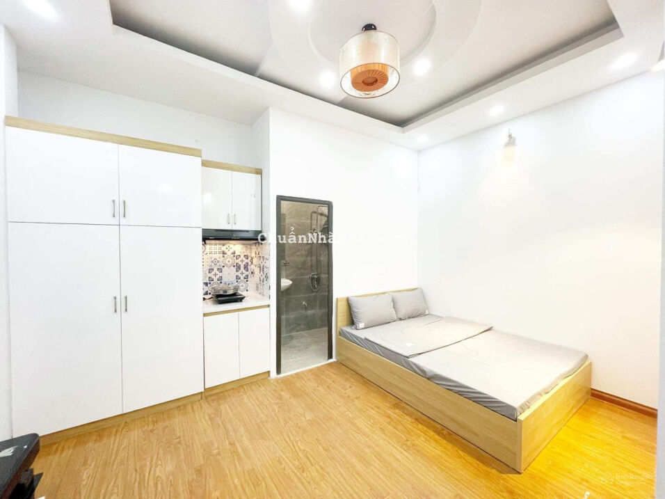 Bán tòa CCMN Nguyễn Khánh Toàn - DT 50m2 - ngõ thông ô tô - 9p khép kín - giá 5.5 tỷ