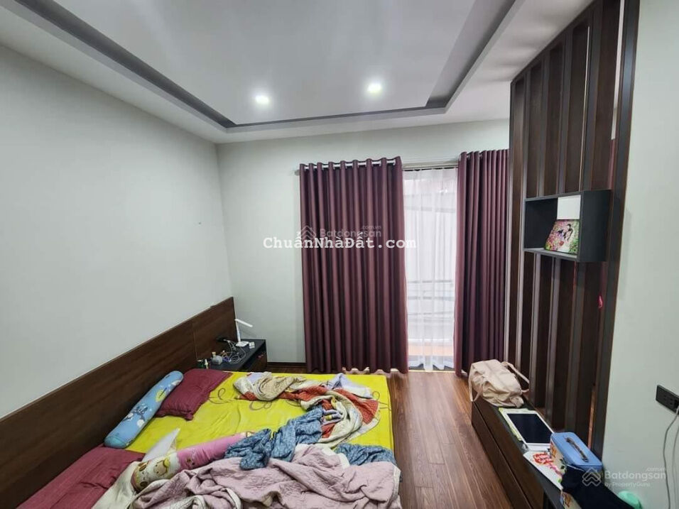 Cần bán gấp nhà riêng chính chủ phố Nguyễn Khánh Toàn DT 50m2 giá 5.8 tỷ miễn trung gian quảng cáo