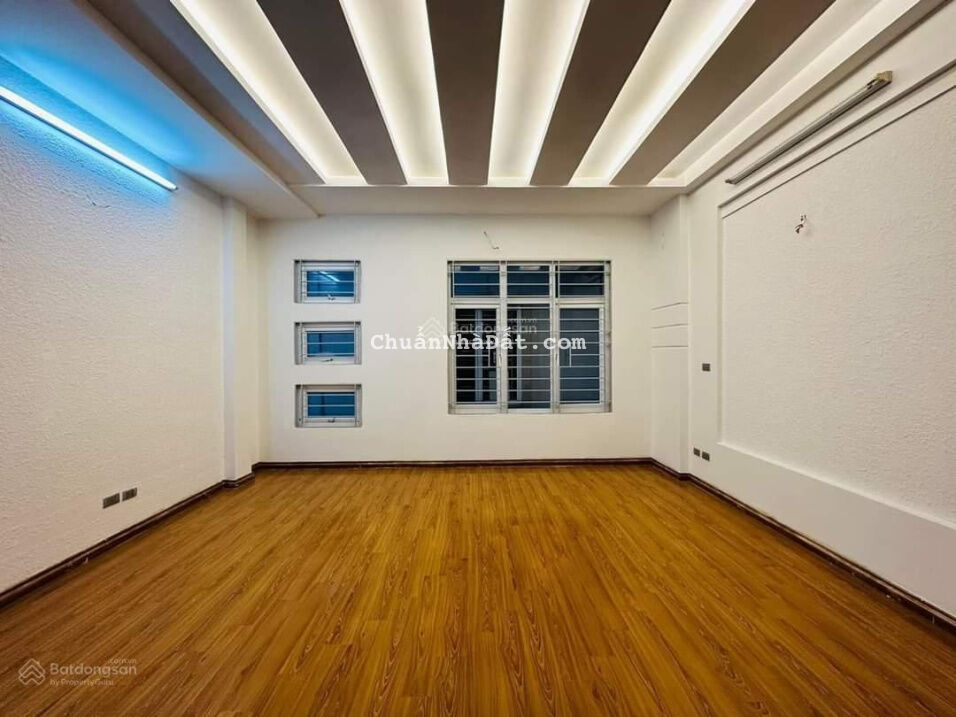 Bán nhà riêng chính chủ phố Nguyễn Khánh Toàn, Quan Hoa, Cầu Giấy dt 50m2 5 tầng, mt 5m, giá 5.8 tỷ