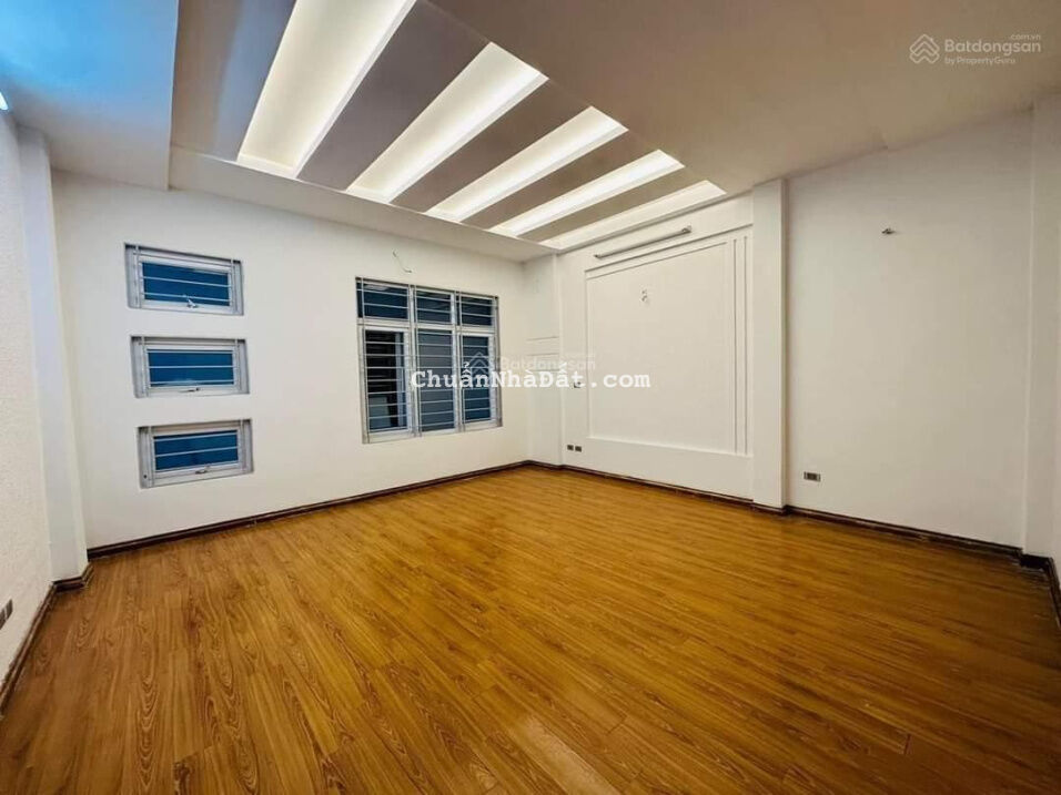 Bán nhà riêng chính chủ phố Nguyễn Khánh Toàn, Quan Hoa, Cầu Giấy dt 50m2 5 tầng, mt 5m, giá 5.8 tỷ