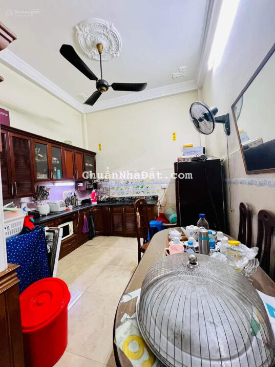 Bán nhà ngõ 68 Cầu Giấy, 10m ra ô tô tránh, ba gác vào tận nhà, DT 50m2*4T*4.7m, chỉ 5.8 tỷ