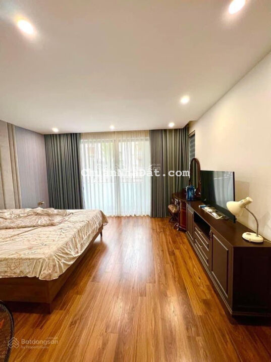 Chính chủ cần bán nhà ngõ Nguyễn Đình Hoàn 56m2 4T giá thương lượng mạnh Chính chủ cần bán nhà ngõ Nguyễn Đình Hoàn 56m2 4T giá thương lượng mạnh