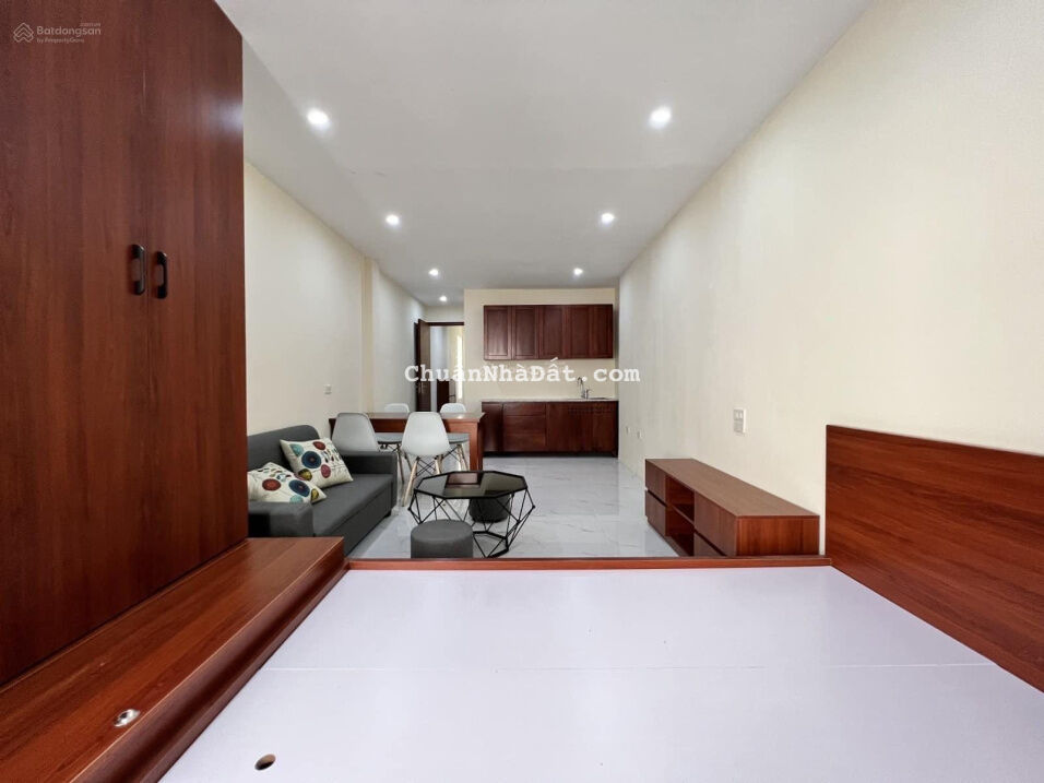 Bán căn hộ Dịch Vọng Hậu 9T 52m 9.9tỷ doanh thu 200tr/th khách sạn 9 tầng thang máy, 14 phòng