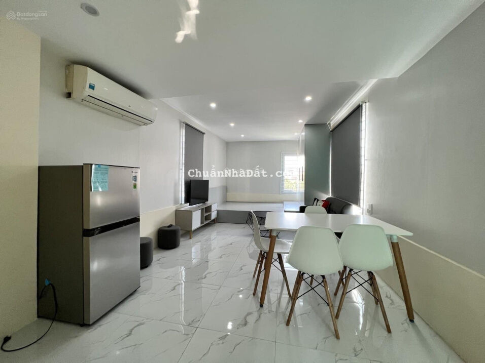 Bán căn hộ Dịch Vọng Hậu 9T 52m 9.9tỷ doanh thu 200tr/th khách sạn 9 tầng thang máy, 14 phòng