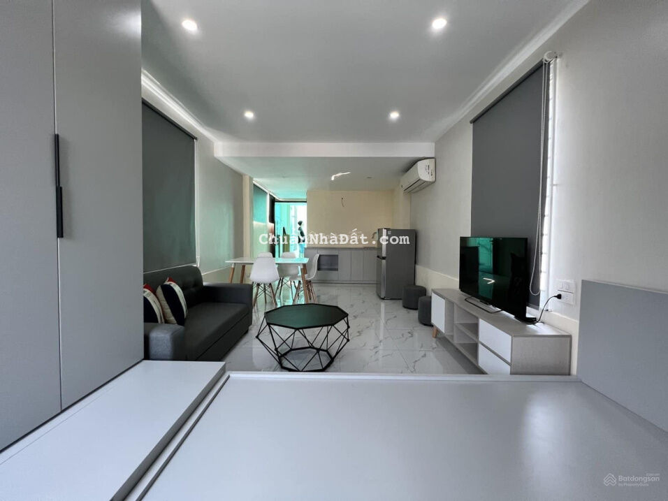 Bán căn hộ Dịch Vọng Hậu 9T 52m 9.9tỷ doanh thu 200tr/th khách sạn 9 tầng thang máy, 14 phòng