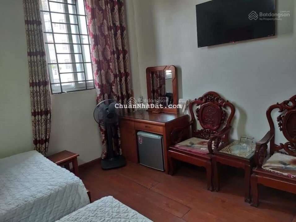 Bán căn hộ Dịch Vọng Hậu 9T 55m2 10.5 tỷ doanh thu 200tr/th khách sạn 9 tầng thang máy, 14 phòng