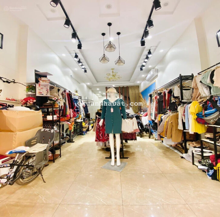 Bán gấp nhà lõi Cầu Giấy - mặt ngõ thông KD Tấp nập - ô tô đỗ cửa - long lanh - 55m, 4t, 11. X Tỷ