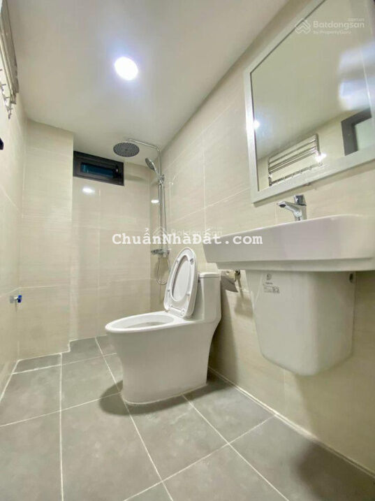 Bán cả tòa CCMN Cầu Giấy - DT 55m2 - Mt rộng - 15 phòng - mặt ngõ thông - Giá 6.9 tỷ