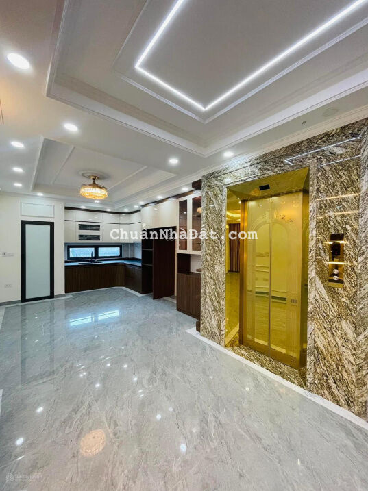 Bán nhà đẹp Cầu Giấy 58m2 7T 15.9 tỷ Ngõ thông ô tô thang máy kinh doanh cách phố 30m