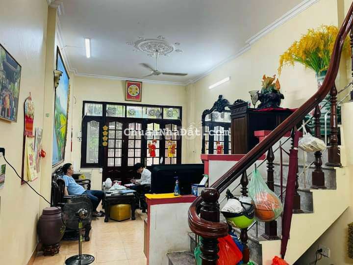 BÁN NHÀ 4 TẦNG MẶT NGÕ KINH DOANH PHỐ DỊCH VỌNG,CẦU GIẤY,Ô TÔ QUA NHÀ