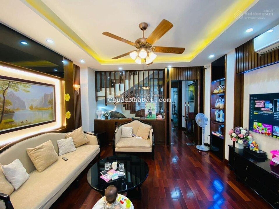 Nhà đẹp Trung Kính - Dt 60m2 - MT rộng - ô tô - 15m mặt phố - Giá 8.2 tỷ Nhà đẹp Trung Kính - Dt 60m2 - MT rộng - ô tô - 15m mặt phố - Giá 8.2 tỷ