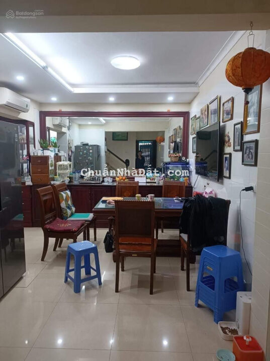 Bán nhà phân lô, ô tô vào nhà, Phố Trần Quốc Hoàn, Cầu Giấy 65m2, 4 tầng, MT 5.5m, giá 9.8 tỷ