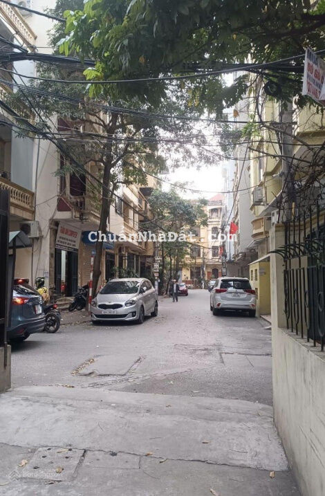 Bán nhà Trần Quốc Hoàn, phân lô, ngõ ô tô, 65m2, 4 tầng, MT 5,5m giá 9 tỷ 5