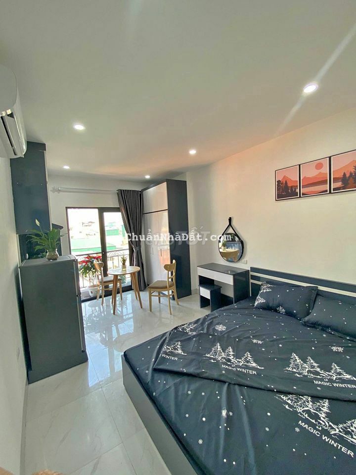 Tòa CCMN Cầu Giấy- Cách ô tô 30m- 8T thang máy 18P- Dòng tiền 80tr/th