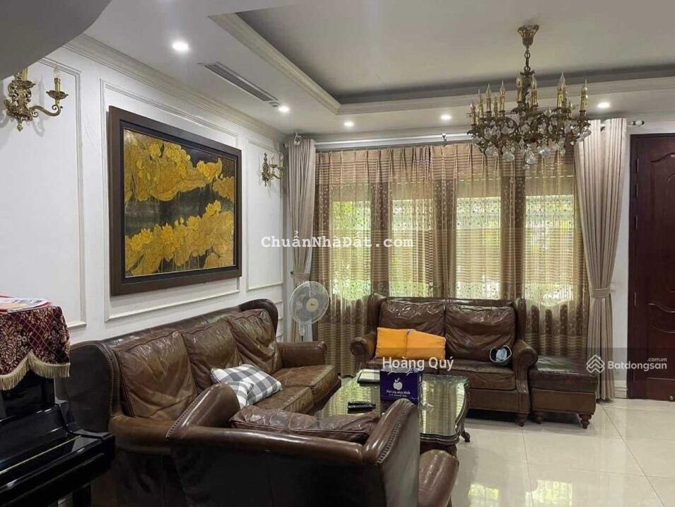 Bán nhà phân lô Phố Nguyễn Thị Định gần sân chơi 90.8m2*MT 5.3m thang máy - Kinh doanh chỉ 18.5 tỷ