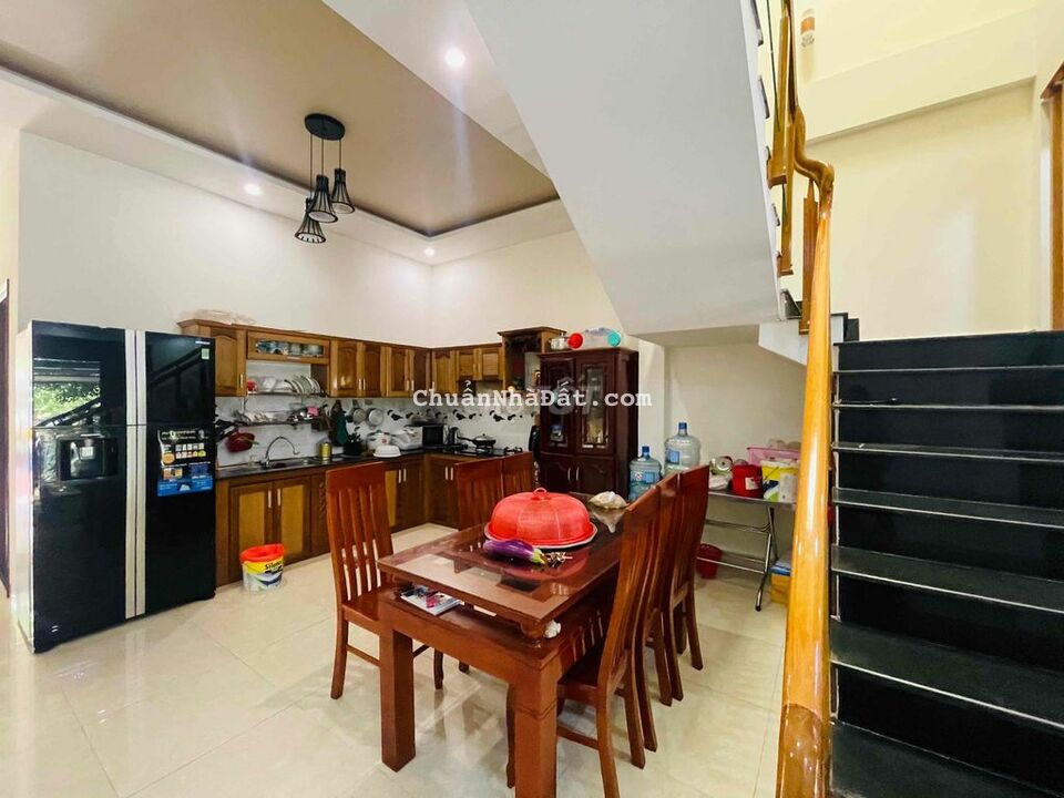bán nhà 2 tầng 2 mê đường Mạc Đăng Doanh - Hoà Xuân bán nhà 2 tầng 2 mê đường Mạc Đăng Doanh - Hoà Xuân