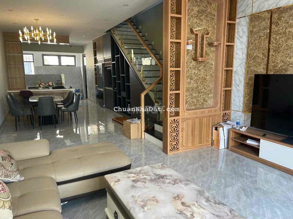 Nhà đẹp nội thất cao cấp 7m5 Cồn Dầu, Hoà Xuân