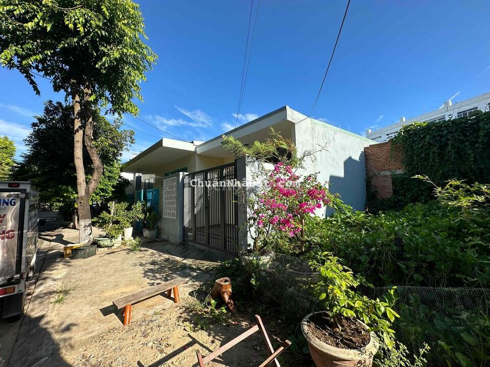 BÁN ĐẤT sẵn nhà cấp 4 mặt tiền BÀU TRÀM. RẺ hơn 500 TRIEU