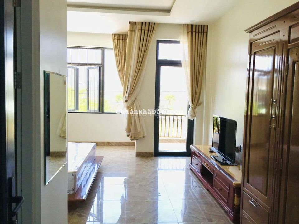 Bán nhà 3 tầng đường Trung Lương 18, Hòa Xuân, gần Euro village 2