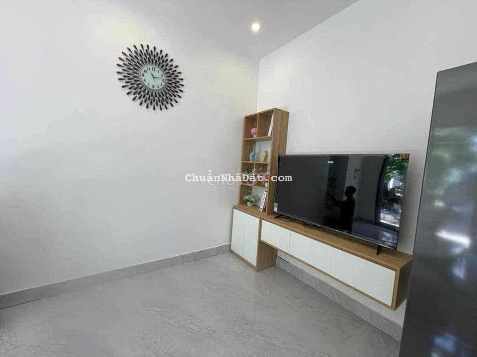 Nhà cấp 4 sau lưng mặt tiền đường bình thái 4