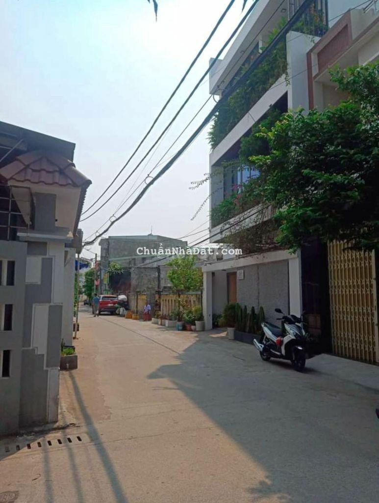 Nhà mặt tiền kẹp kiệt đường Bình thái 4