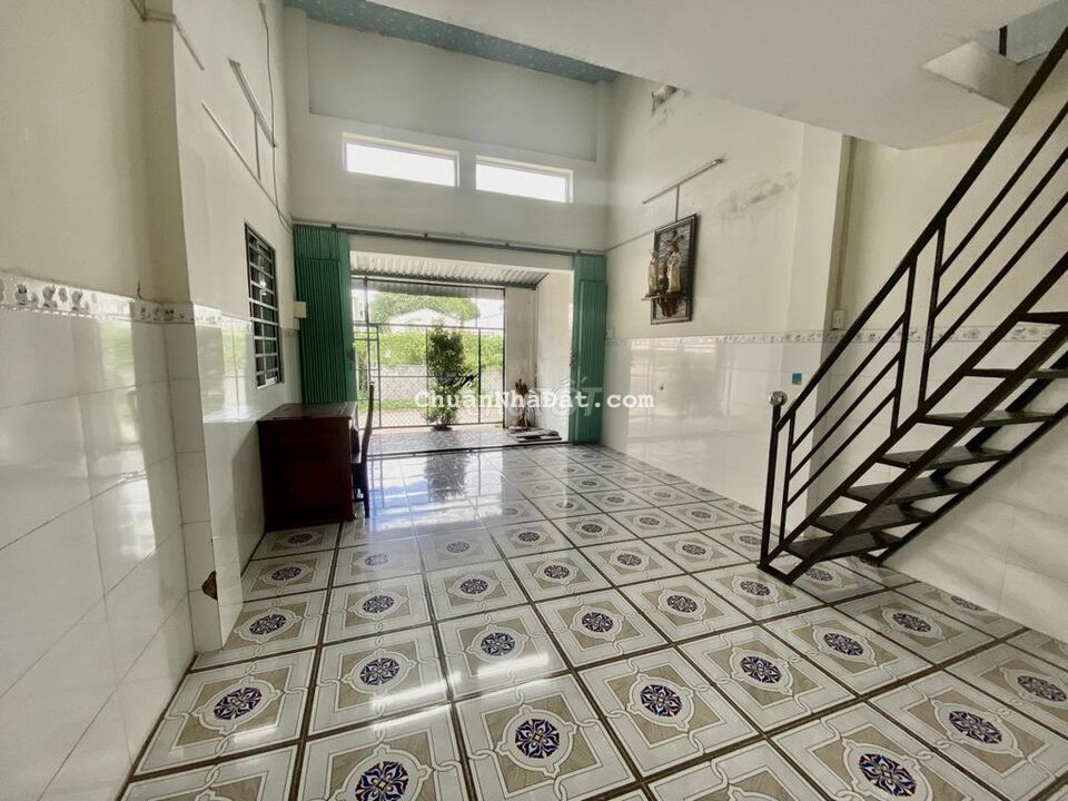 Bán nhà gác lửng Lê Minh Nhựt, Củ Chi, 124m2, sổ hồng riêng, 520 triệu
