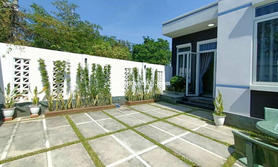 Nhà sổ hồng riêng - Sân xe hơi, DT 140m2 (7 x 20) Nhà sổ hồng riêng - Sân xe hơi, DT 140m2 (7 x 20)