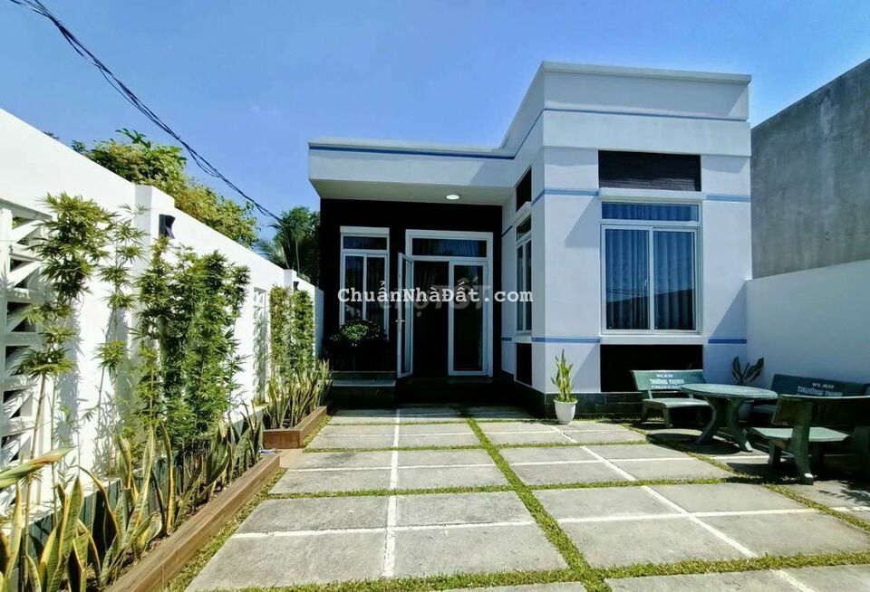 Nhà sổ hồng riêng - Sân xe hơi, DT 140m2 (7 x 20) Nhà sổ hồng riêng - Sân xe hơi, DT 140m2 (7 x 20)