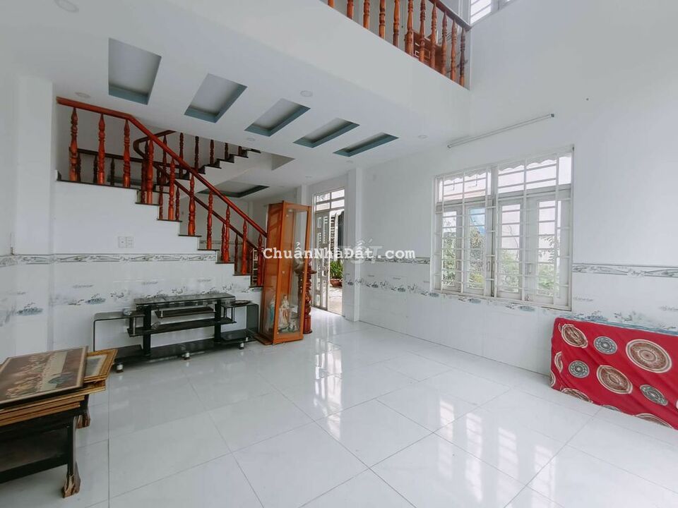 Nhà vi bằng góc 2MT, DT 68m2 ( 4,5m x 15m) - 1 lửng 1 lầu