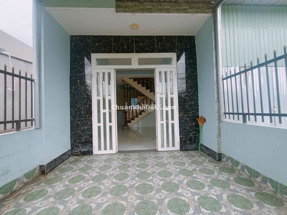 Nhà vi bằng sân đậu xe hơi, DT 60m2 ( 4m x 15m) - 1 lầu