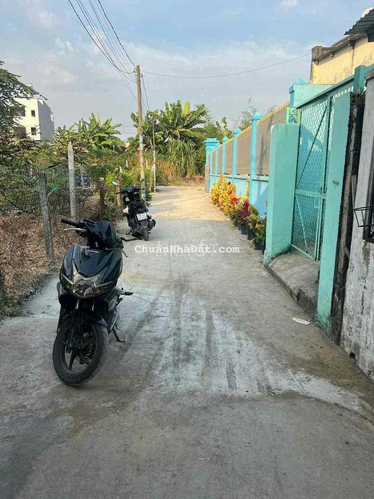 Nhà //đường nguyễn thị trốn,ấp8,5x14,gần chợ chiều