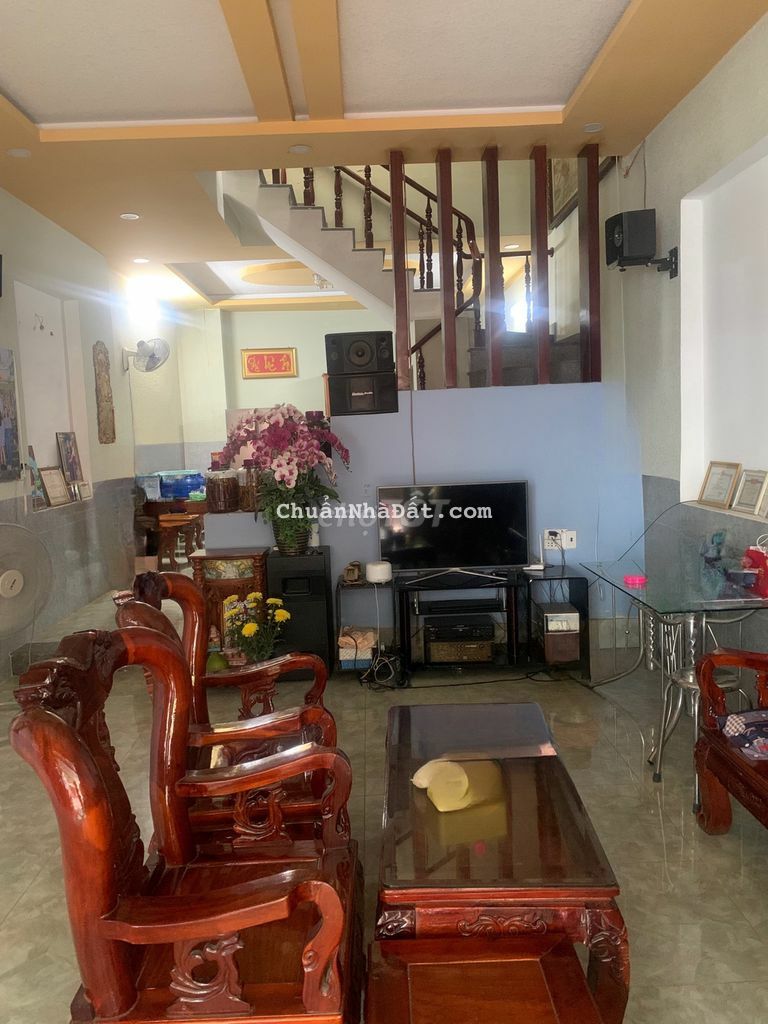 Bán nhà 3 tầng,100 m2, hẻm xe hơi sát Đ Nguyễn Tri Phương,TTHC Dĩ An