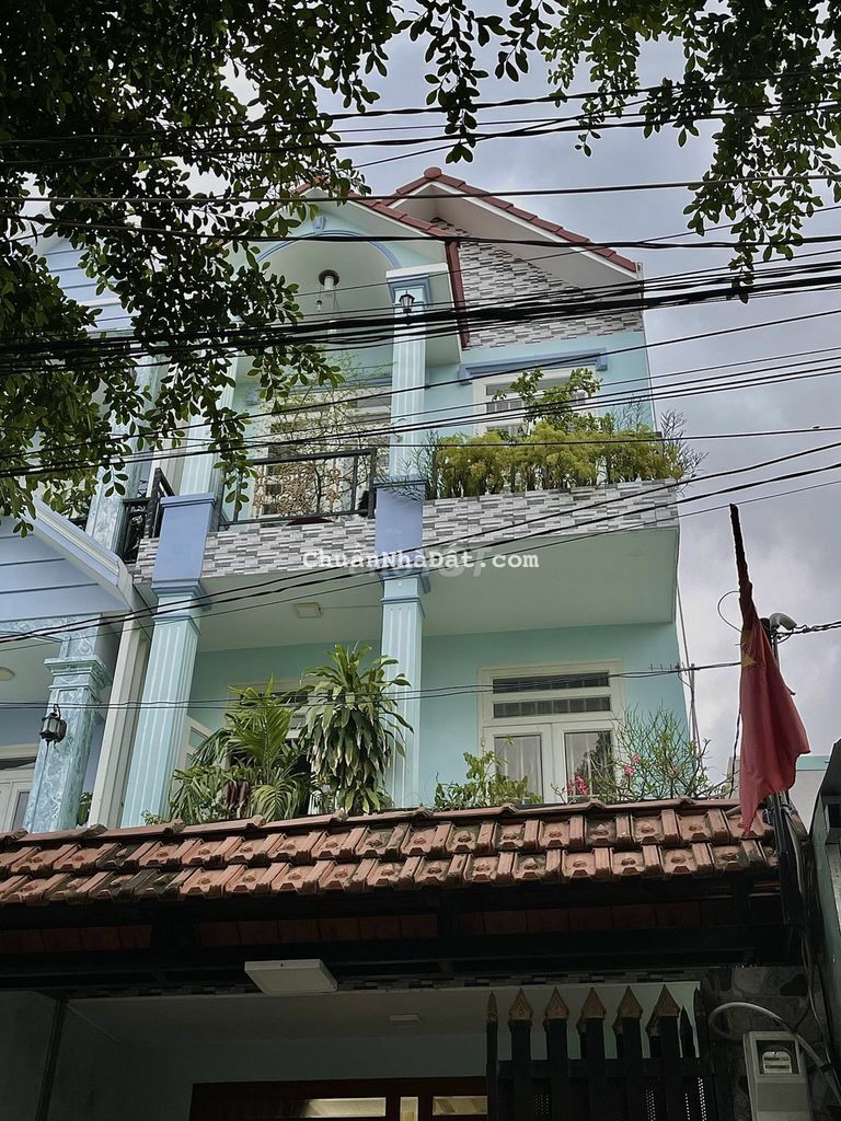 Bán nhà 3 tầng,100 m2, hẻm xe hơi sát Đ Nguyễn Tri Phương,TTHC Dĩ An