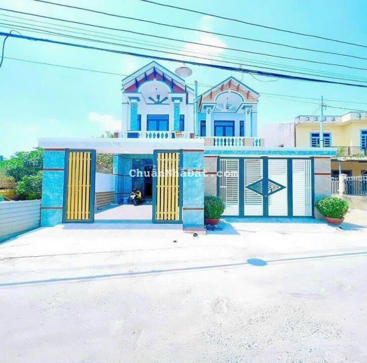 Nhà mới ngay ngã tư Chiêu Liêu - Dĩ An sân xe hơi Nhà mới ngay ngã tư Chiêu Liêu - Dĩ An sân xe hơi