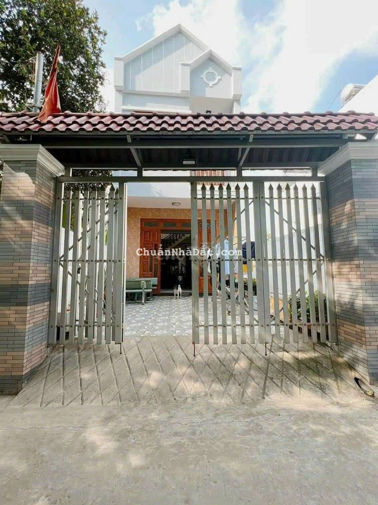 Bán nhà 1 lầu diện tích rộng 107m2 sân oto đường rộng 5m dĩ an BD Bán nhà 1 lầu diện tích rộng 107m2 sân oto đường rộng 5m dĩ an BD