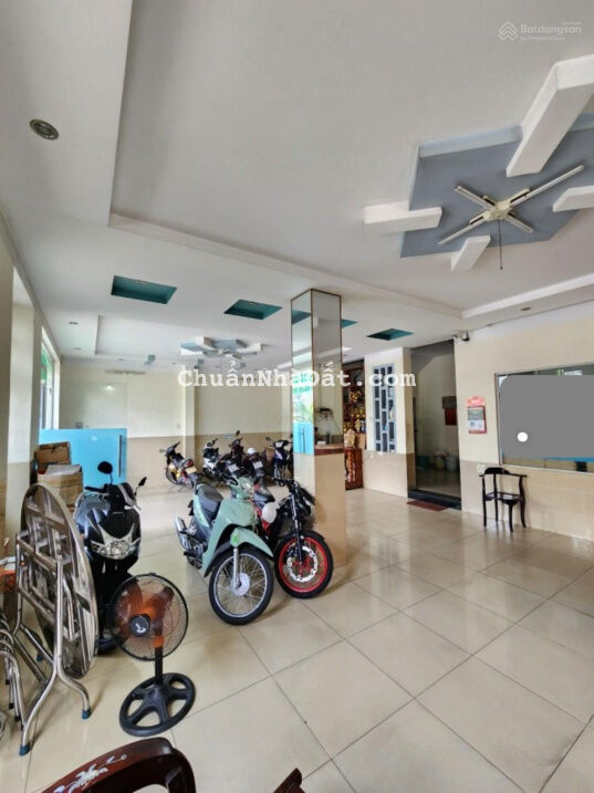 Bán khách sạn 10x20 gồm 28 phòng kế bên Vincom 550 Bán khách sạn 10x20 gồm 28 phòng kế bên Vincom 550