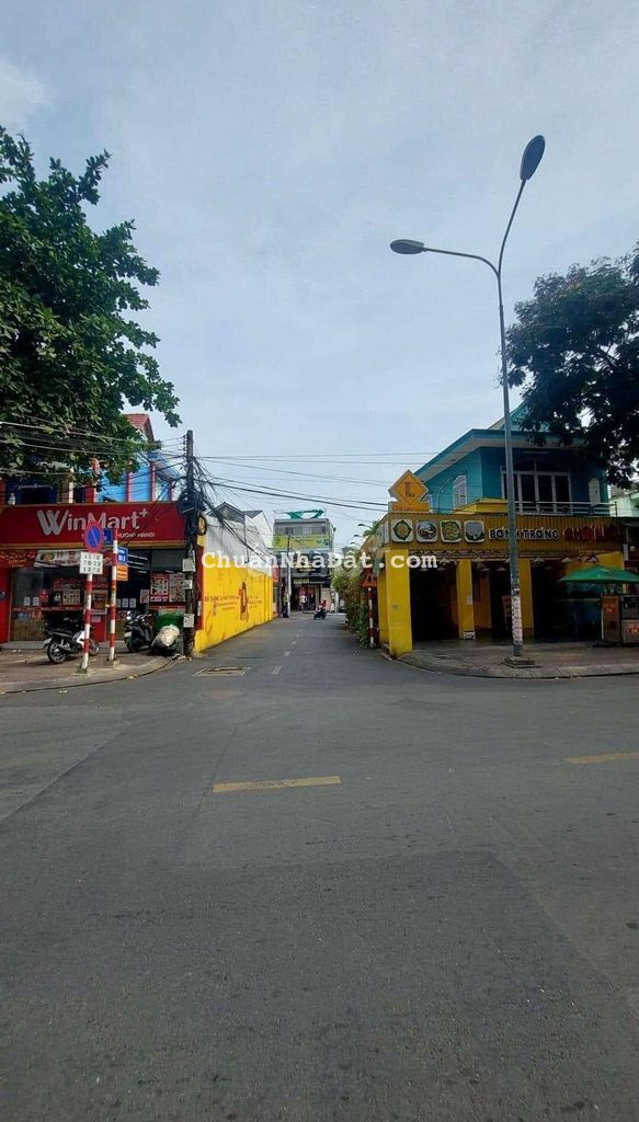 Bán nhà 2 lầu mặt tiền kinh doanh được dĩ an Bình Dương