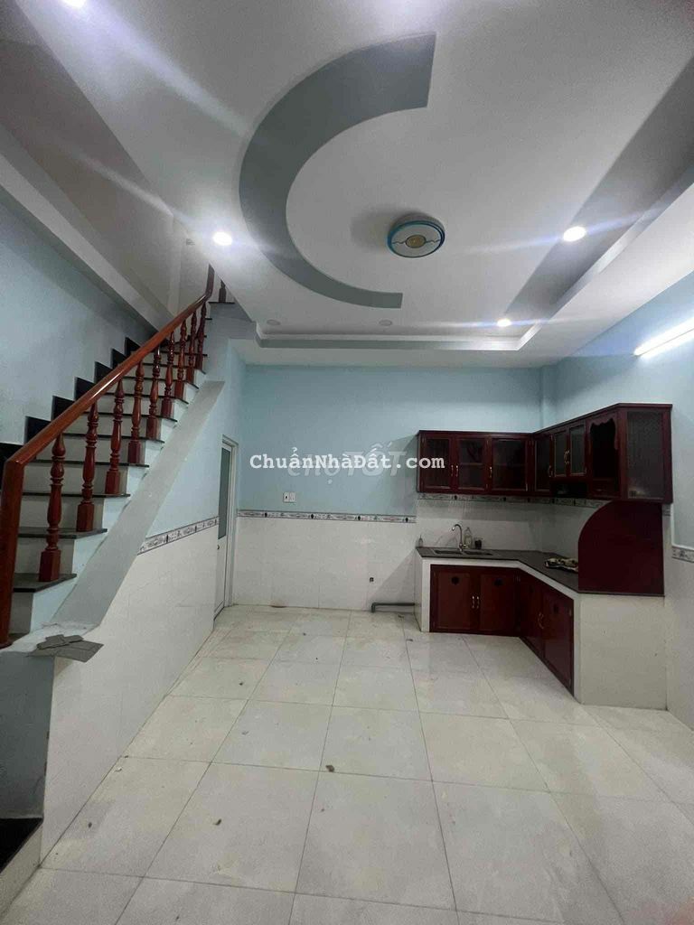 Nhà 1 trệt 2 lầu 3pn tại trường học Đông Hoà tp Dĩ An