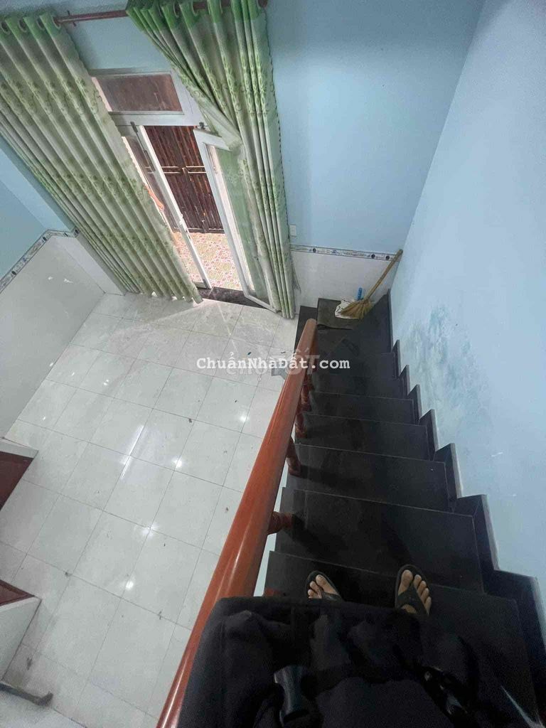 Nhà 1 trệt 2 lầu 3pn tại trường học Đông Hoà tp Dĩ An