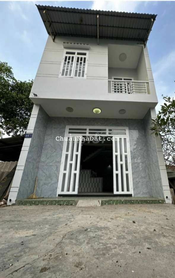 Nhà Lầu Trệt Sát Chợ Dĩ An 500m, Giá 2ty250