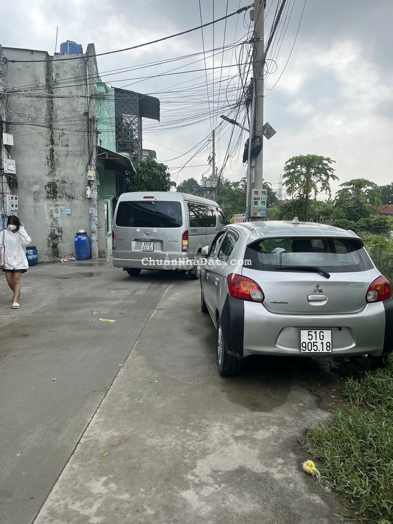 Nhà 1 trệt 1 lầu giá rẻ. Nhà 1 trệt 1 lầu giá rẻ.