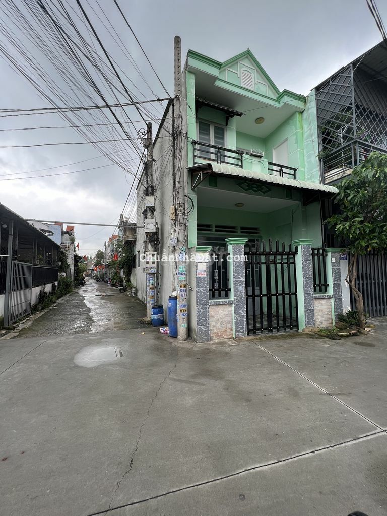 Nhà 1 trệt 1 lầu giá rẻ. Nhà 1 trệt 1 lầu giá rẻ.
