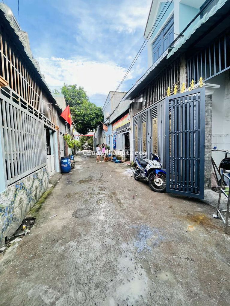 Bán Nhà Sổ Chung Dĩ An Giá Tốt