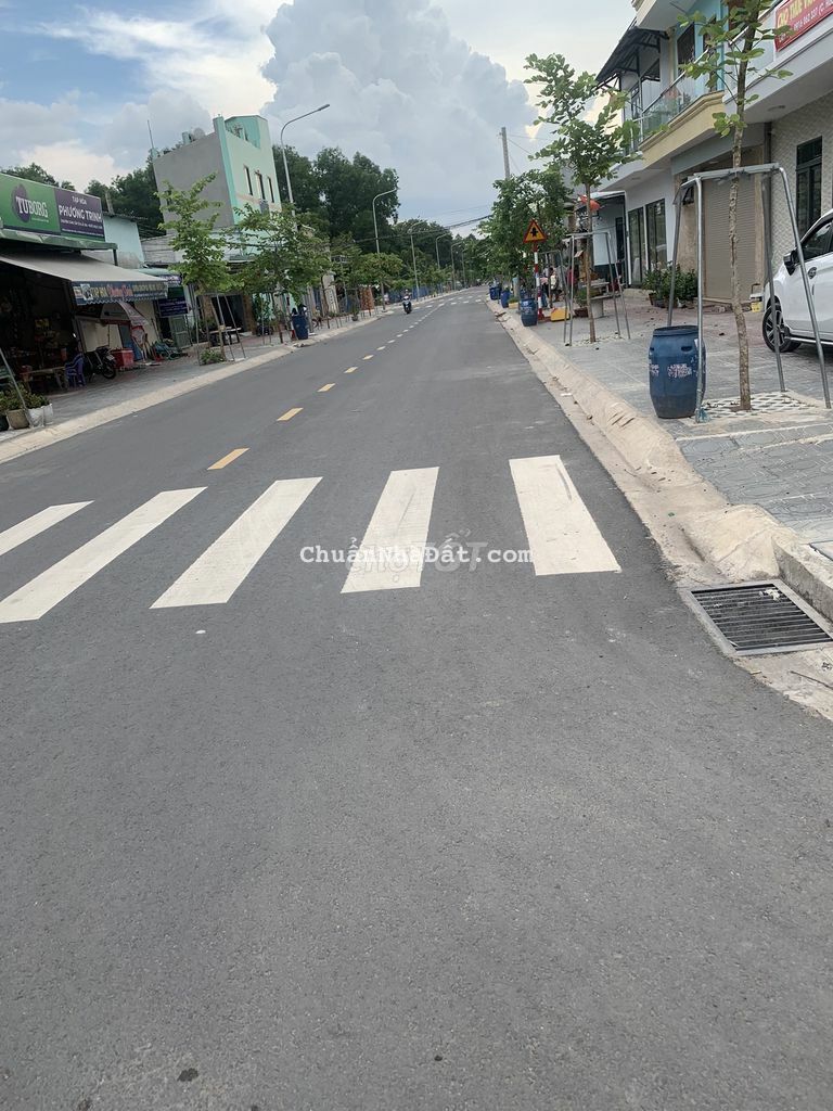 Bán Nhà 2 Tầng 60M2 hẻm xe hơi sát Đ Hoàng Hoa Thám, Đông Hòa, Dĩ An